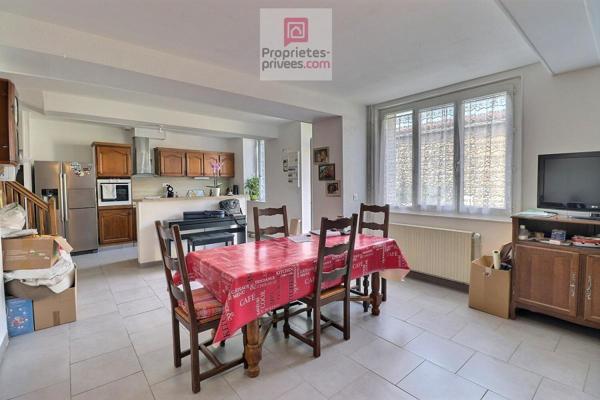 Deux Maisons 7 pièces dont 1 entièrement rénovée avec garage, dépendances + une autre maison attenante à rénover totalement