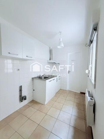 A SOISSONS 02, AU RDC D'UNE RESIDENCE A FAIBLES CHARGES, JOLI STUDIO DE 24 M2.