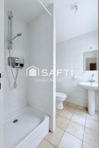 A SOISSONS 02, AU RDC D'UNE RESIDENCE A FAIBLES CHARGES, JOLI STUDIO DE 24 M2.
