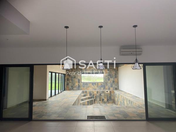 Belle Villa d'architecte avec piscine intérieure