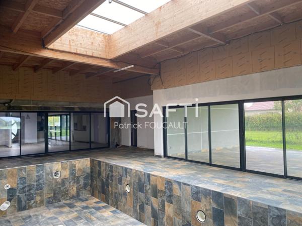 Belle Villa d'architecte avec piscine intérieure