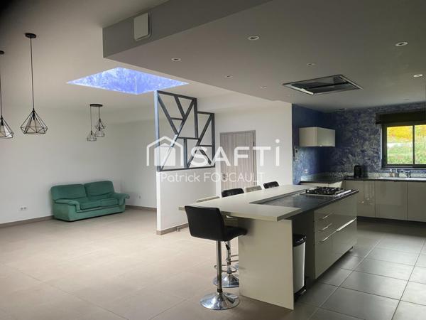 Belle Villa d'architecte avec piscine intérieure