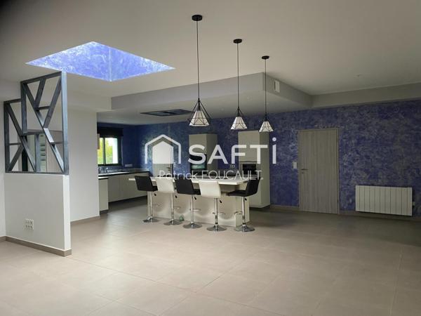 Belle Villa d'architecte avec piscine intérieure