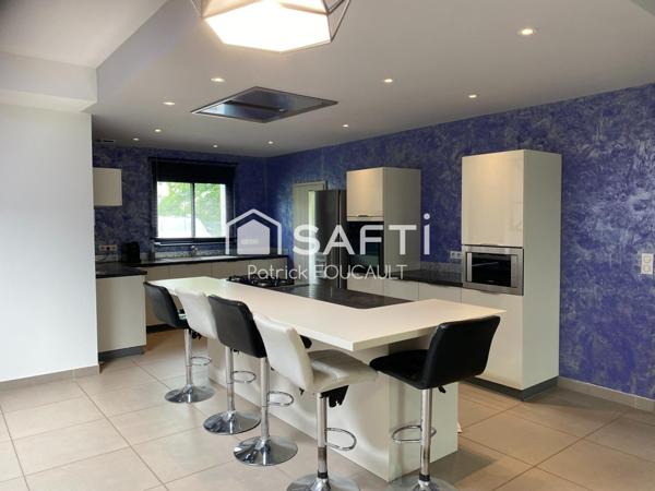 Belle Villa d'architecte avec piscine intérieure