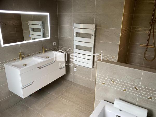 Belle Villa d'architecte avec piscine intérieure