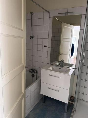 LISIEUX centre-ville, F3 au 2ème étage avec ascenseur, balcon et cave , Lisieux