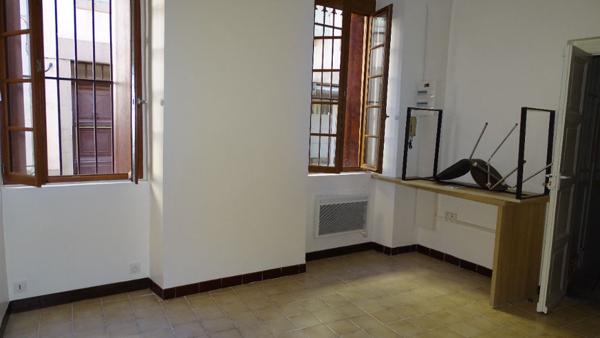 STUDIO RENOVE EN CENTRE VILLE DE CARCASSONNE
