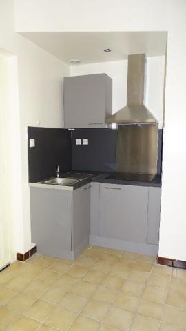 STUDIO RENOVE EN CENTRE VILLE DE CARCASSONNE
