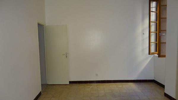 STUDIO RENOVE EN CENTRE VILLE DE CARCASSONNE