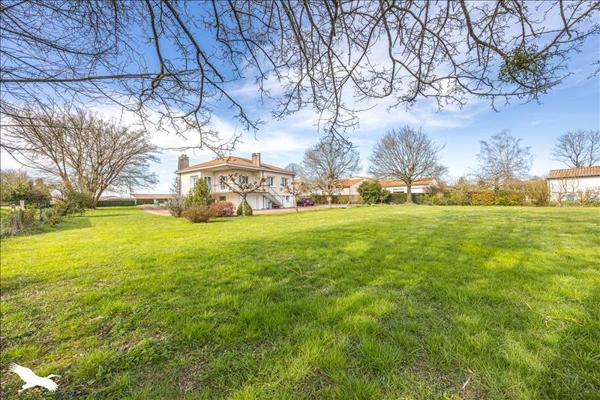 Maison à vendre |  Brioux-sur-Boutonne |  5 pièces | 124 m²