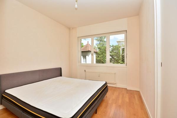 Parking + appartement + annexe