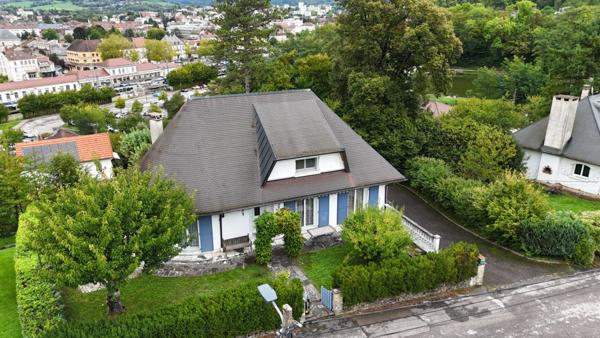 Maison d’architecte 7 pièces – 125 m² – Vue panoramique – Hauteurs de Lons-le-Saunier