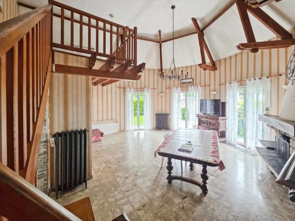 Maison d’architecte 7 pièces – 125 m² – Vue panoramique – Hauteurs de Lons-le-Saunier