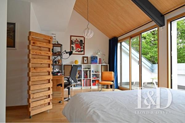  La Celle-Saint-Cloud, grande maison d'architecte bâtie en 1970