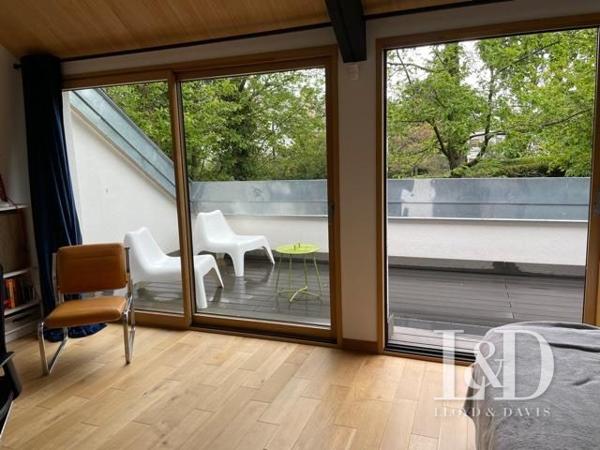  La Celle-Saint-Cloud, grande maison d'architecte bâtie en 1970