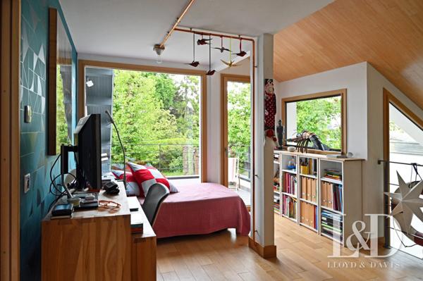  La Celle-Saint-Cloud, grande maison d'architecte bâtie en 1970