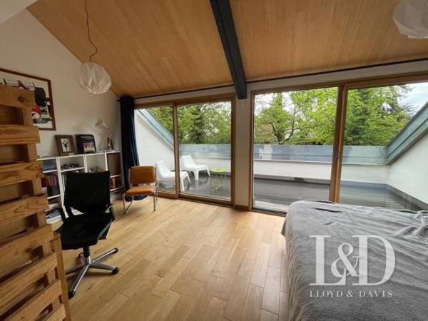  La Celle-Saint-Cloud, grande maison d'architecte bâtie en 1970