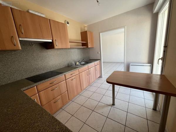 Appartement à vendre à Tours dans l'Indre-et-Loire (37000), ref : 003/2511