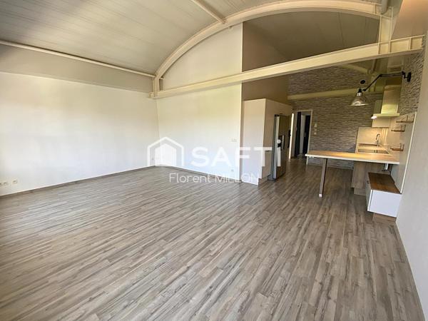 Centre ville - Proche commerces, écoles.