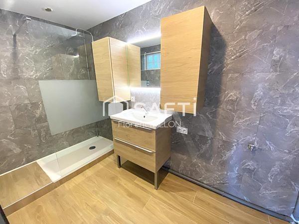 Centre ville - Proche commerces, écoles.