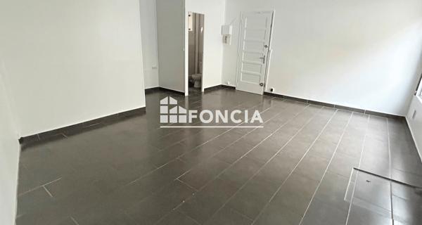 Location Local commercial 1 pièce 30.37 m² - Melun 77000