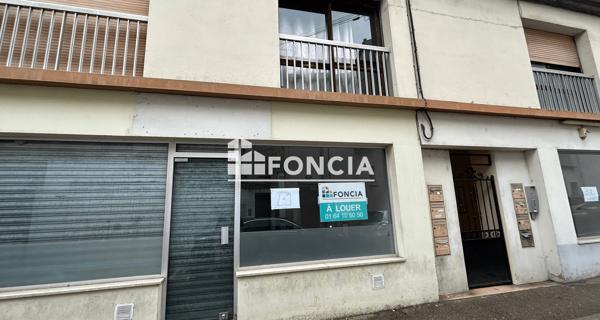 Location Local commercial 1 pièce 30.37 m² - Melun 77000