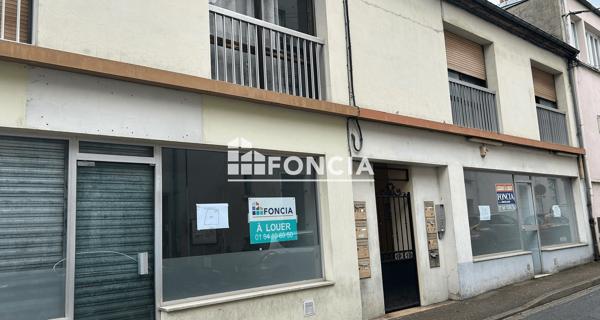 Location Local commercial 1 pièce 30.37 m² - Melun 77000