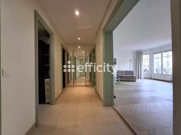 Appartement
         2 pièces
        - 81 m² Bien prestige 967 000 € *
