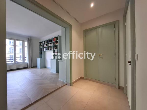 Appartement
         2 pièces
        - 81 m² Bien prestige 967 000 € *