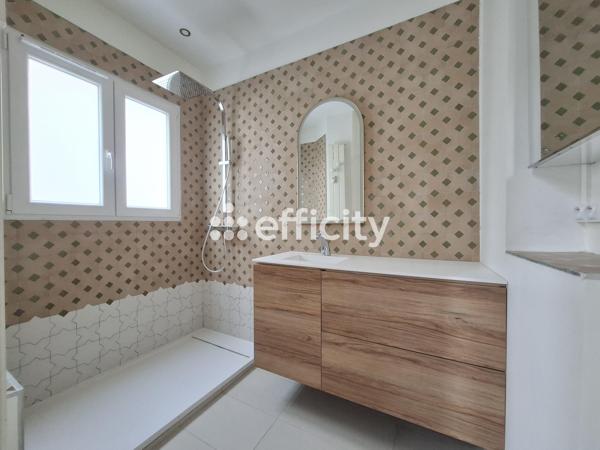 Appartement
         2 pièces
        - 81 m² Bien prestige 967 000 € *
