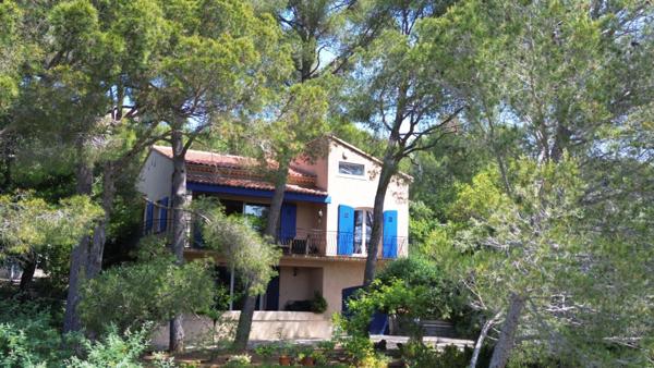 Saint Raphael Proche centre.