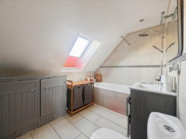 A vendre - Maison à Dammarie Les Lys de 4 chambres