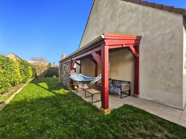 A vendre - Maison à Dammarie Les Lys de 4 chambres