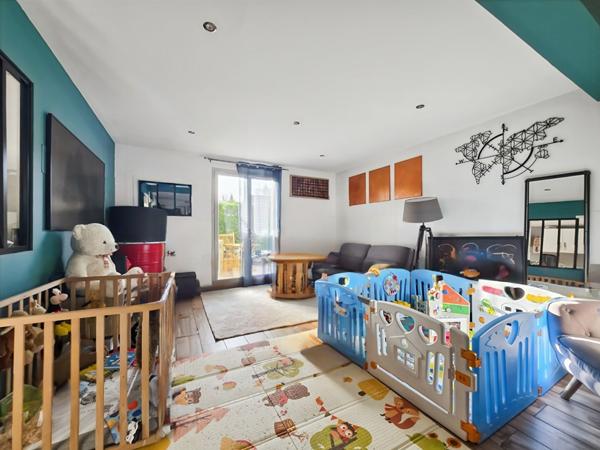 A vendre - Maison à Dammarie Les Lys de 4 chambres