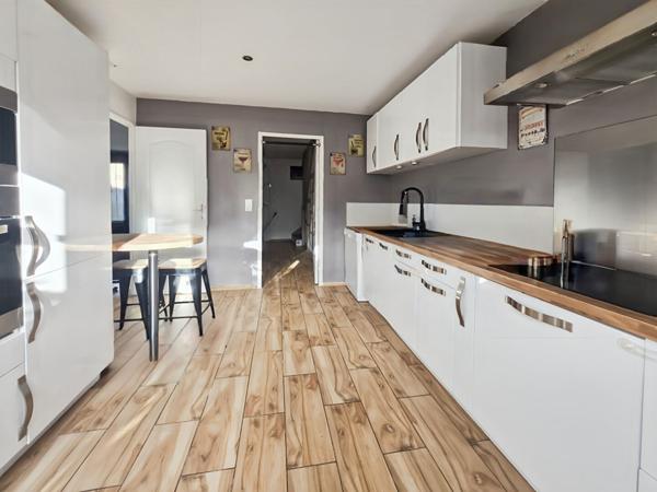 A vendre - Maison à Dammarie Les Lys de 4 chambres