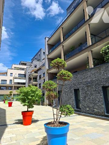 QUARTIER HOPITAL - RUBILLARD - AU PIED DU TRAMWAY ET DU PARC MONOD
Appartement dans copropriét...