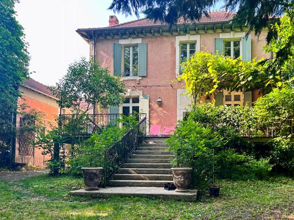 Maison bourgeoise Prayssac 5 pièce(s) 207 m2, parc arboré et piscine