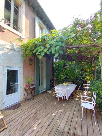 Maison bourgeoise Prayssac 5 pièce(s) 207 m2, parc arboré et piscine