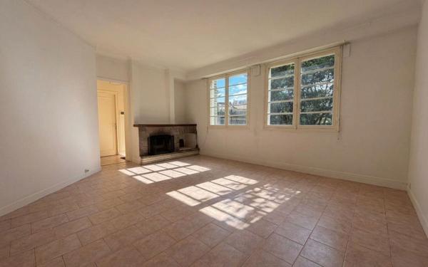 Maison à vendre    3 pièces • 75 m2 Bordeaux