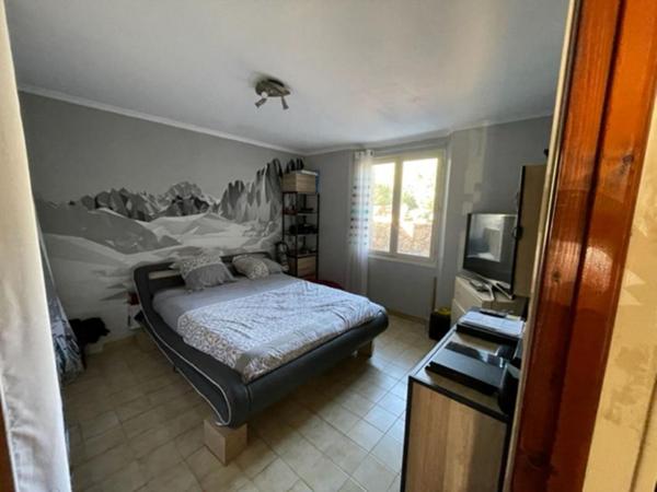 Proche Plage  - Maison Toulon  Est  5 pièce(s) 120 m2  -Terrain 550m²