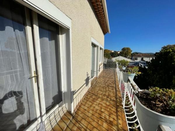 Proche Plage  - Maison Toulon  Est  5 pièce(s) 120 m2  -Terrain 550m²