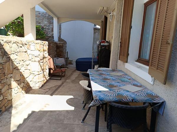 Proche Plage  - Maison Toulon  Est  5 pièce(s) 120 m2  -Terrain 550m²