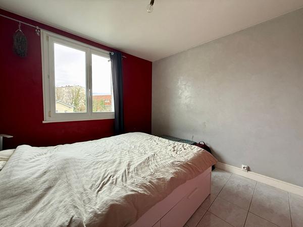 Appartement T4 traversant quartier Saint-Claude