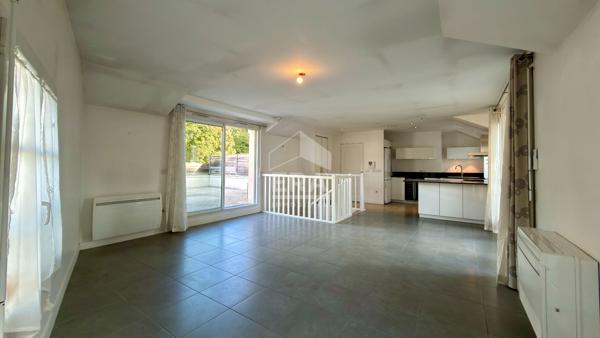 Centre-ville - Duplex dernier étage, terrasse 30 m², 2 parkings - Résidence 2013