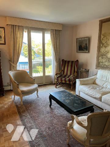 ST-HERBLAIN, Bouvardière. Maison Nantaise de 1967 à rénover sur 359 m² de terrain. Libre à la vente