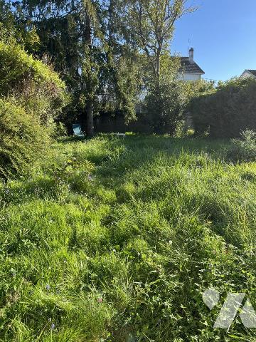 ST-HERBLAIN, Bouvardière. Maison Nantaise de 1967 à rénover sur 359 m² de terrain. Libre à la vente