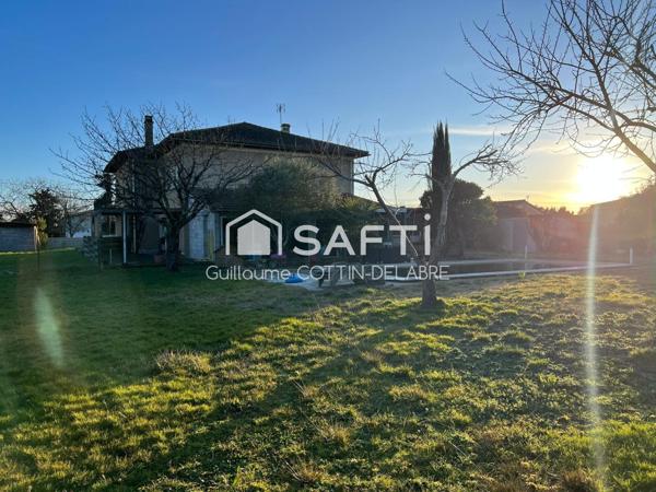 Maison rénovée 242 m²  Terrain 2 254 m²  Piscine