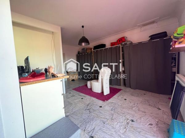 Maison rénovée 242 m²  Terrain 2 254 m²  Piscine