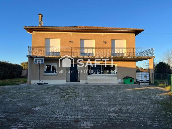 Maison rénovée 242 m²  Terrain 2 254 m²  Piscine