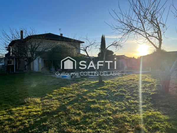 Maison rénovée 242 m²  Terrain 2 254 m²  Piscine